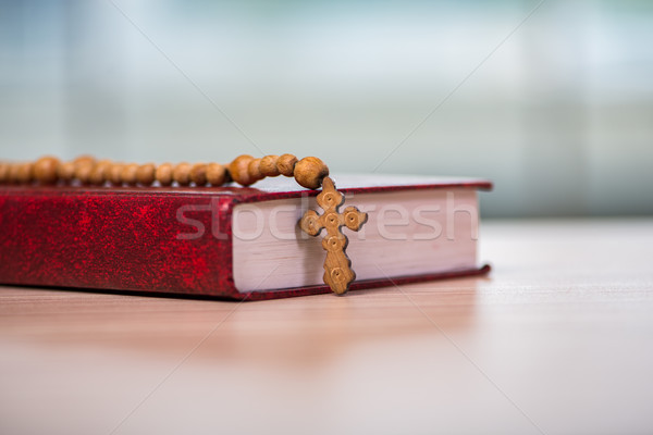 Bibel Kreuz religiösen Holz Licht jesus Stock foto © Elnur