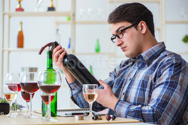 Profi sommelier kóstolás vörösbor háttér asztal Stock fotó © Elnur