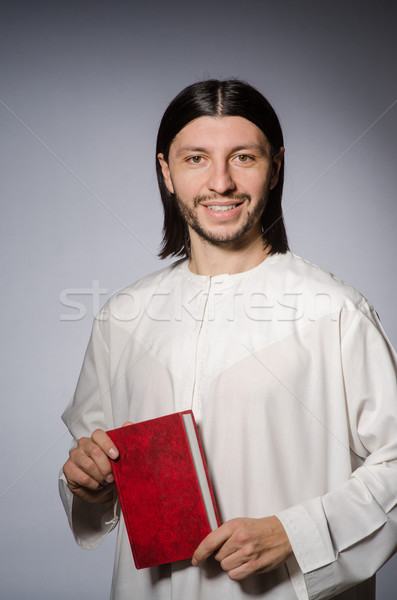 Padre homem religioso livro igreja bíblia Foto stock © Elnur