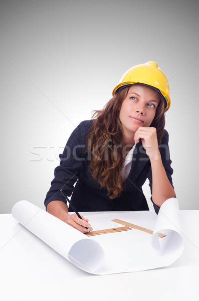 Femeie arhitect desene gradient birou constructii Imagine de stoc © Elnur