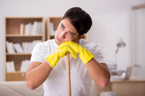 Stockfoto: Man · echtgenoot · schoonmaken · home · familie · industrie