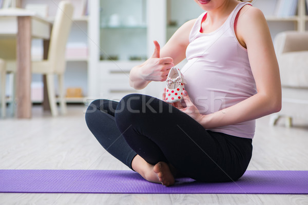 беременная женщина ожидание ребенка рождения спорт Сток-фото © Elnur