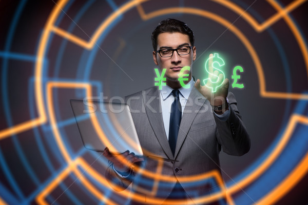 Om de afaceri on-line valuta comercial afaceri calculator Imagine de stoc © Elnur