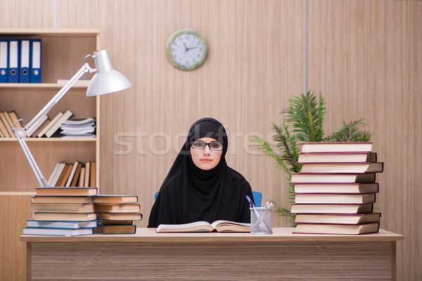 Stockfoto: Vrouw · moslim · student · examens · meisje · boeken