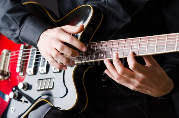 Człowiek gitara koncertu muzyki strony tle Zdjęcia stock © Elnur
