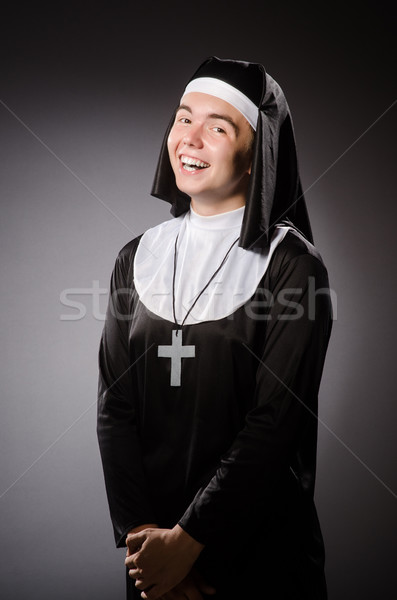 Drôle homme nonne vêtements croix Photo stock © Elnur