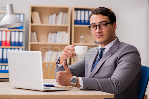 Stockfoto: Jonge · knap · zakenman · werken · kantoor · koffie