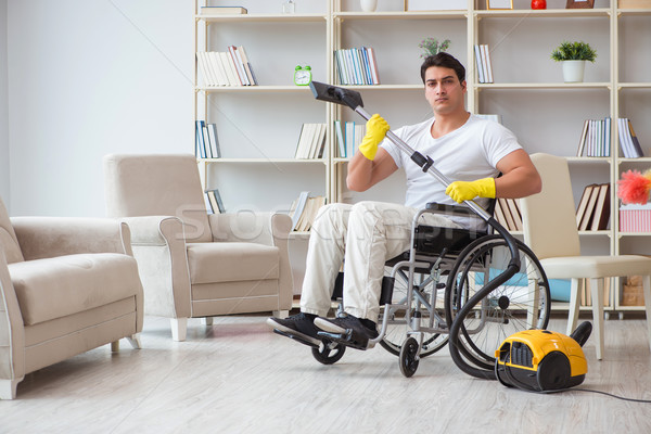 Сток-фото: инвалидов · человека · пылесос · домой · дома · счастливым