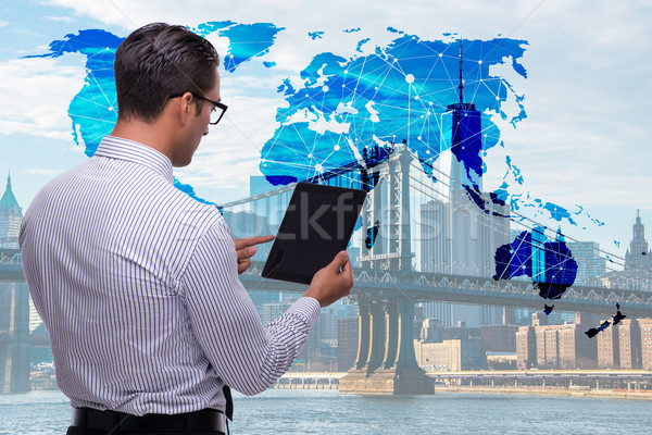 Biznesmen tabletka global business komputera świat ziemi Zdjęcia stock © Elnur