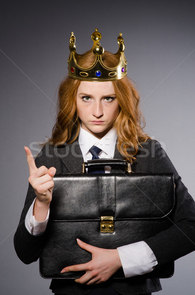 Koningin zakenvrouw grappig vrouw zakenman pak Stockfoto © Elnur