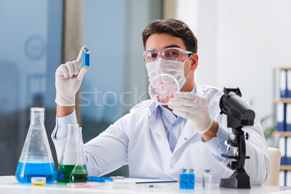 Stock foto: Männlichen · Arzt · arbeiten · Labor · Virus · Impfstoff · Mann