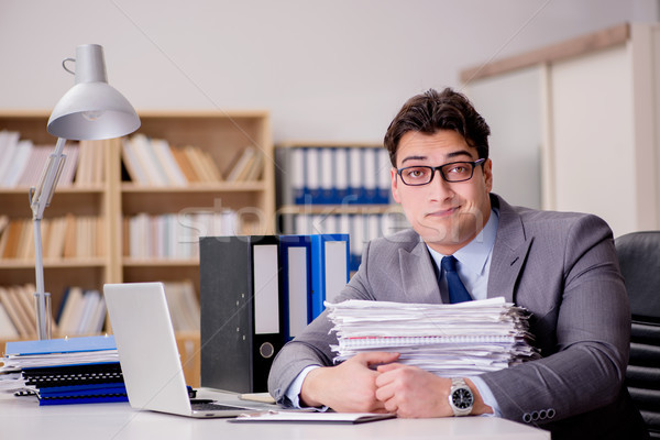 Stockfoto: Zakenman · papierwerk · computer · werk · Rood · grappig