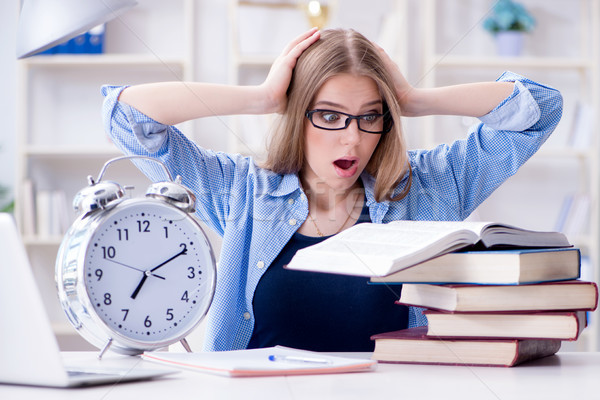 [[stock_photo]]: Jeunes · adolescent · Homme · étudiant · examens · maison