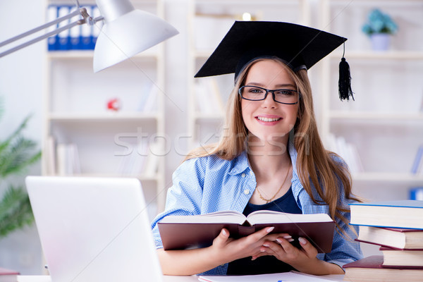 Jeunes adolescent Homme étudiant examens maison [[stock_photo]] © Elnur