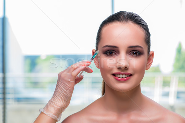 Stock foto: Schöne · Frau · Botox-Injektion · Frau · Gesicht · Arzt · medizinischen