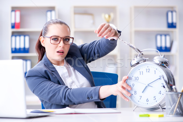 üzletasszony időbeosztás számítógép nő óra munka Stock fotó © Elnur