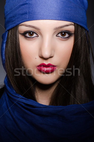 Stockfoto: Portret · jonge · vrouw · hoofddoek · vrouw · gelukkig · mode