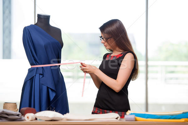 Foto stock: Mulher · alfaiate · trabalhando · novo · roupa · moda