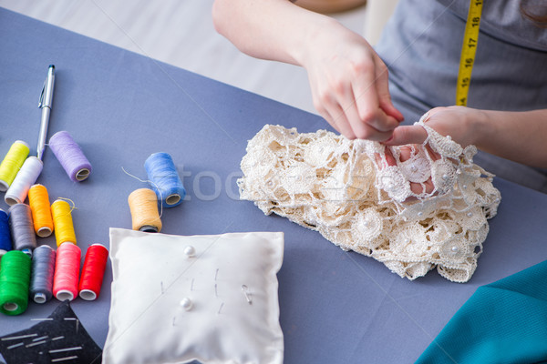 Foto stock: Mulher · alfaiate · trabalhando · roupa · de · costura