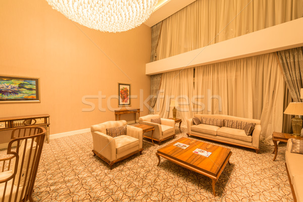 Modern interior sufragerie lumina proiect tabel Imagine de stoc © Elnur