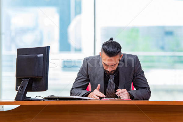 Triste imprenditore seduta ufficio iscritto lavoratore Foto d'archivio © Elnur