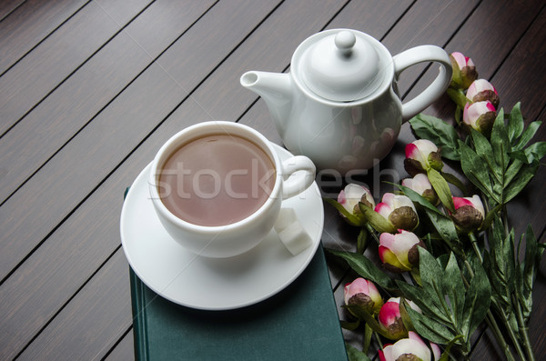 Cup tè catering fiori libri vetro Foto d'archivio © Elnur