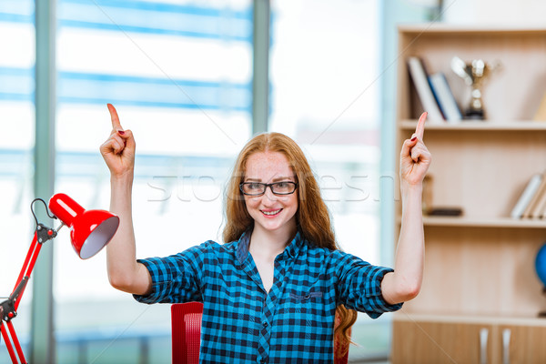 Giovani femminile studente esami ragazza libri Foto d'archivio © Elnur