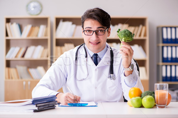 Orvos diétázás gyümölcsök zöldségek orvosi alma Stock fotó © Elnur