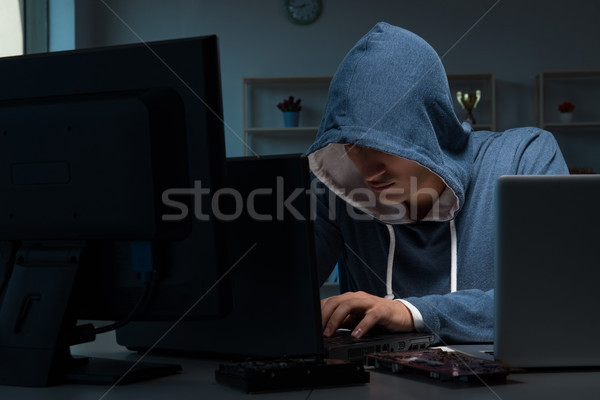 Hacker hacking computer nacht business man Stockfoto © Elnur