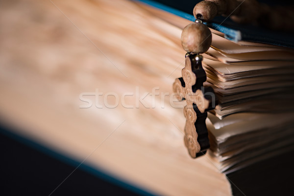 [[stock_photo]]: Bible · croix · religieux · bois · lumière · jesus