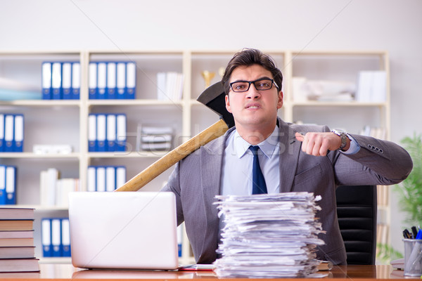 Supărat agresiv om de afaceri birou muncă birou Imagine de stoc © Elnur