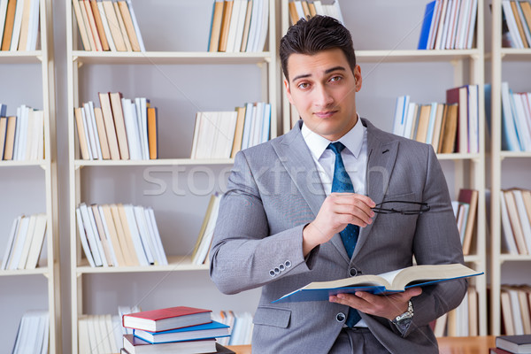 [[stock_photo]]: Affaires · droit · étudiant · travail · étudier · bibliothèque