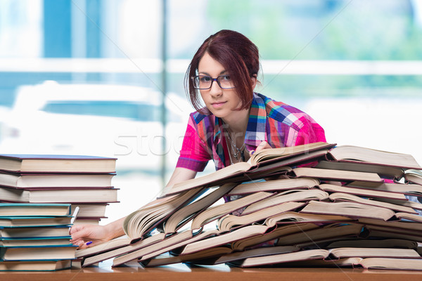 Foto stock: Jóvenes · femenino · estudiante · exámenes · nina · libros