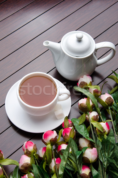 Taza té restauración flores hoja vidrio Foto stock © Elnur