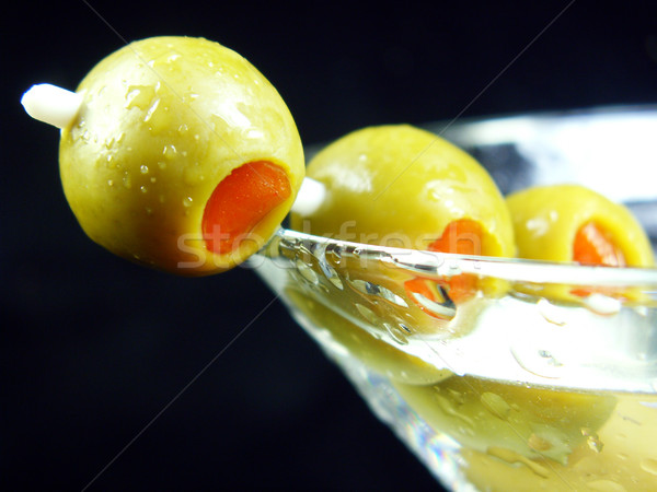 Azeitonas lado martini isolado preto clube Foto stock © elvinstar