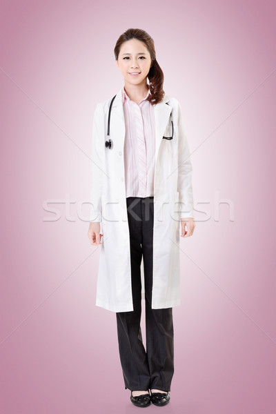 Asian medico donna amichevole ritratto Foto d'archivio © elwynn