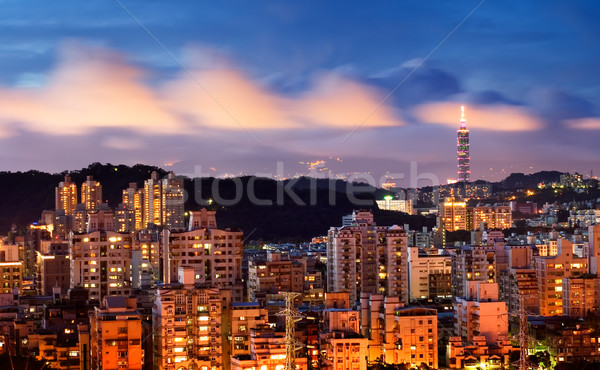 Gyönyörű éjszakai város jelenet éjszakai jelenet égbolt épület Stock fotó © elwynn