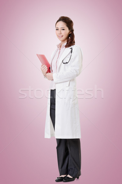 Amichevole asian medico donna ritratto Foto d'archivio © elwynn