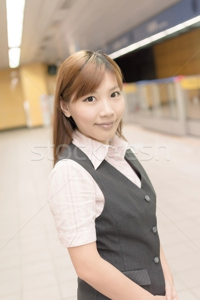 Giovani donna d'affari stand ritratto stazione Taiwan Foto d'archivio © elwynn