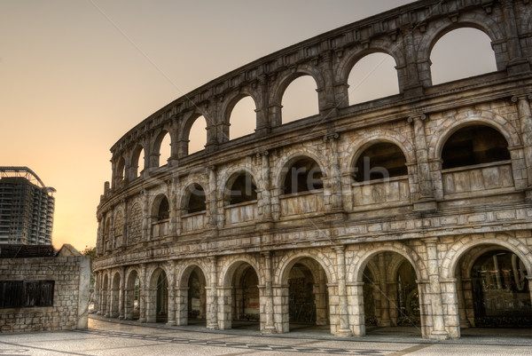 Colosseum constructii apus fereastră călători piatră Imagine de stoc © elwynn
