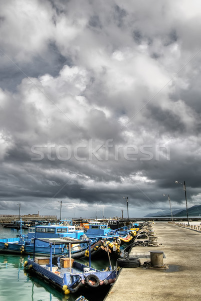 Schlechtwetter Sturm Hafen Fischerei Boote Pier Stock foto © elwynn