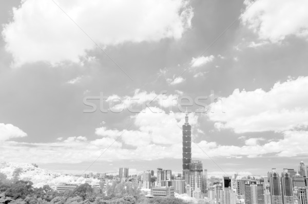 Cityscape drammatico nubi cielo infrarossi fotografia Foto d'archivio © elwynn
