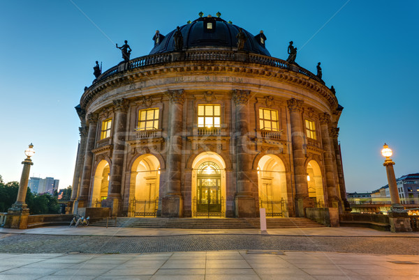 [[stock_photo]]: Musée · Berlin · aube · île · orange · bâtiments