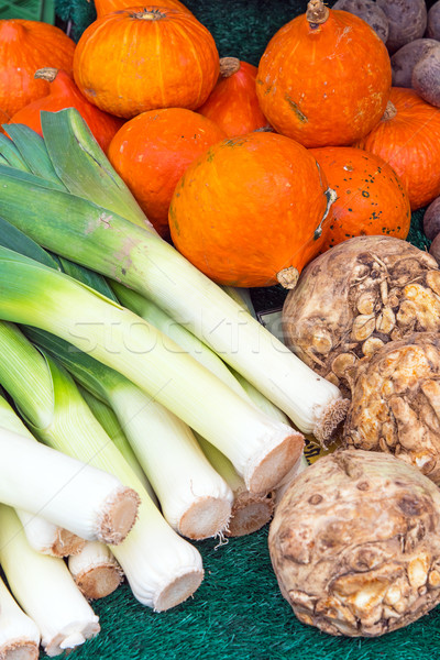 Foto stock: Alho-porro · abóbora · aipo · venda · mercado · natureza