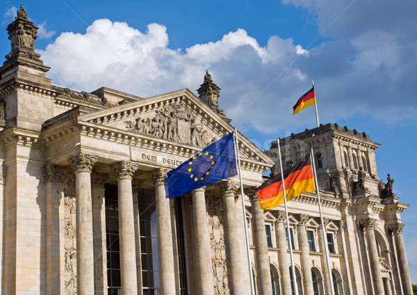 Berlijn europese vlag hemel gebouw Blauw Stockfoto © elxeneize
