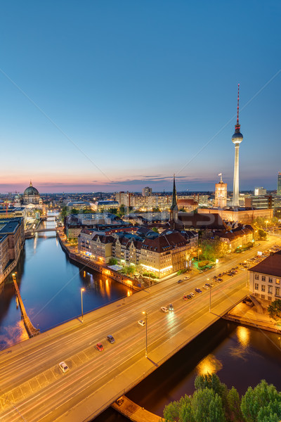 Belváros Berlin éjszaka tv torony kupola Stock fotó © elxeneize