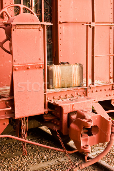 Vonat utazás öreg bőrönd klasszikus fém Stock fotó © emattil