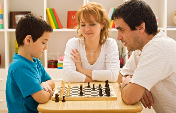 Familie spielen Schach Vater-Sohn jungen schöne Frau Stock foto © emese73