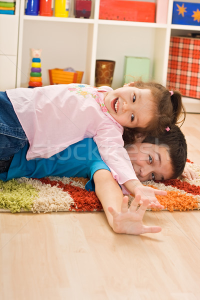 Zwei Kinder ruhend glücklich spielen Stock Stock foto © emese73