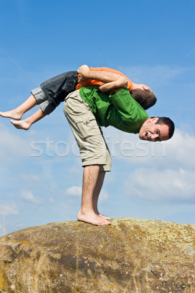 [[stock_photo]]: équilibre · garçon · équilibrage · ciel · famille · homme